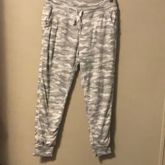 Makers Market Gray Digital Camo Joggers - Picture 1 of 5